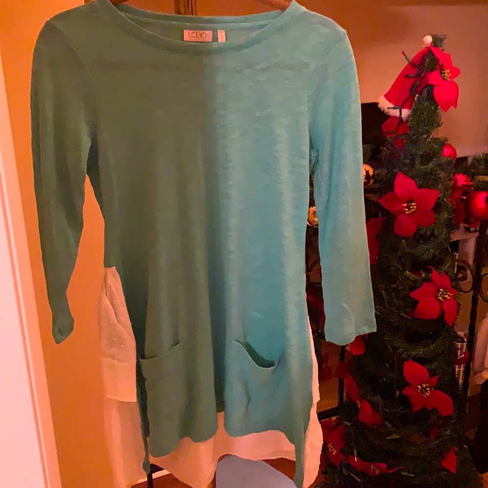 Lori Goldstein tunic, green, flowy,new without tag